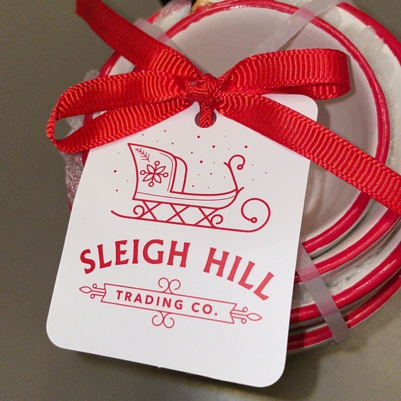 Sleigh Hill Trading Penguin Measuring Cups - Picture 3 of 4